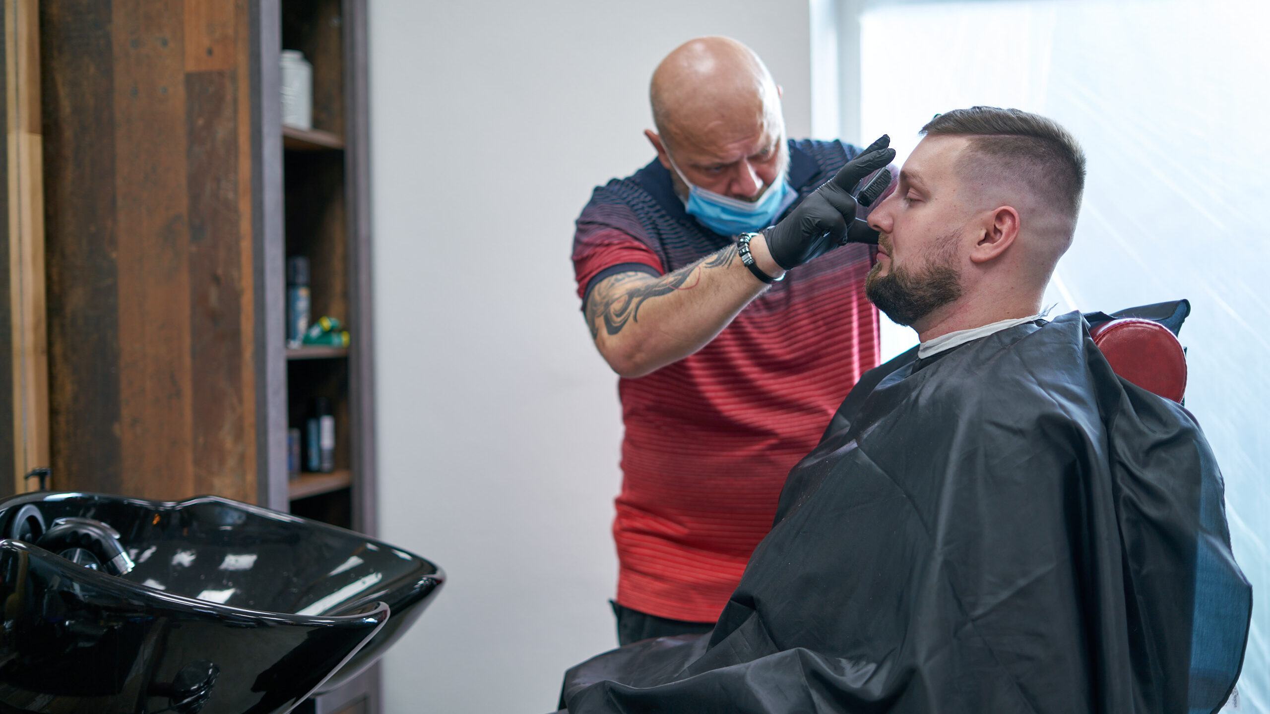 Jerry barber při práci